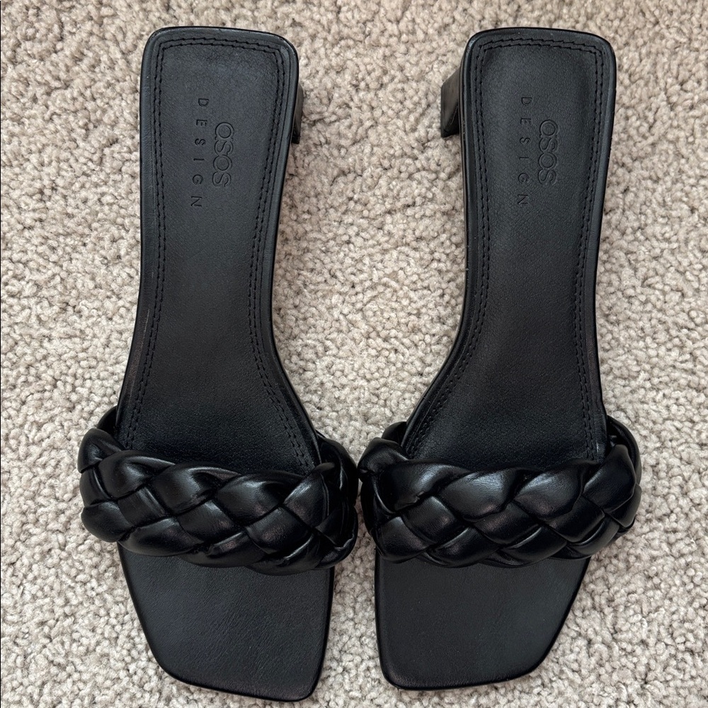 ASOS DESIGN Raid Wide Fit Sandra braided mules in black. Size 9.5 - Picture 3 of 4